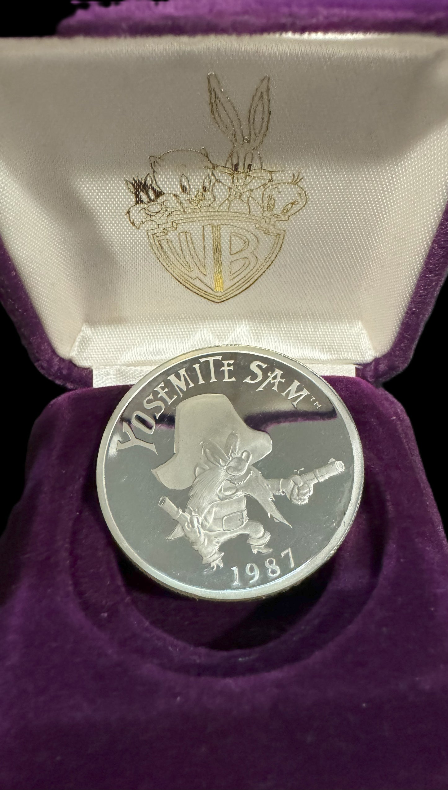 1987 Looney Tunes Bugs Bunny Yosemite Sam 1 oz .999 Silver Coin. #06760