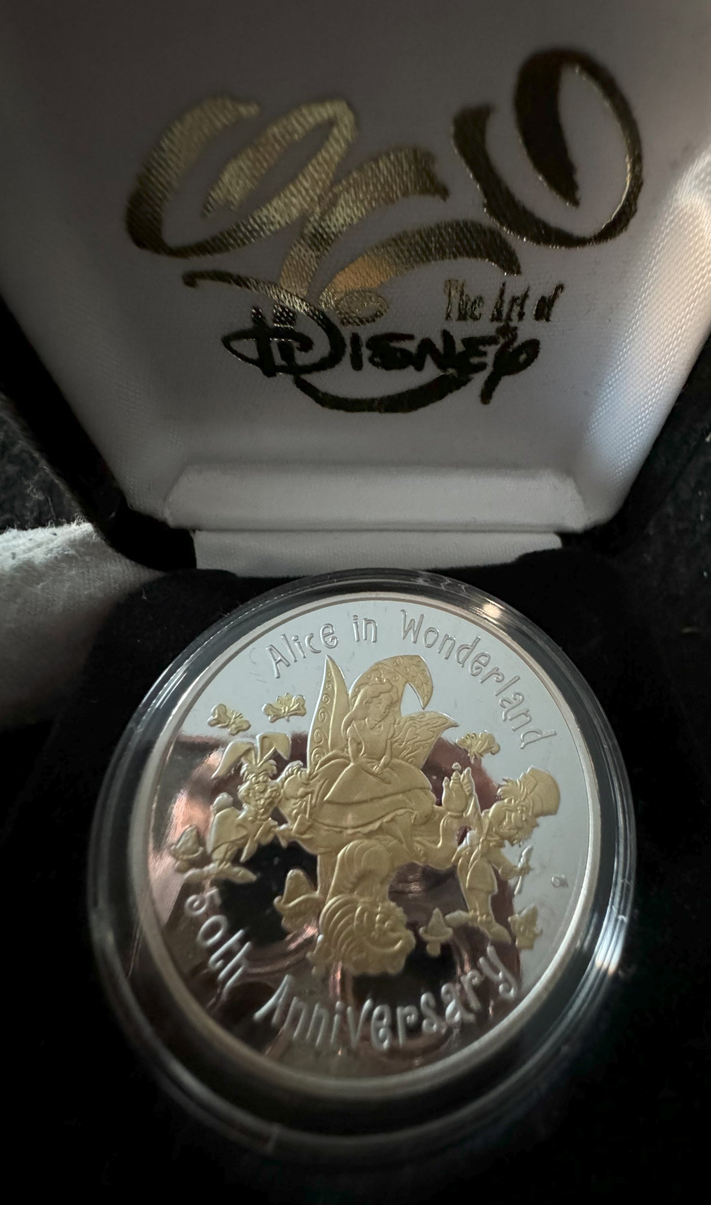 2001 50th Anniversary Alice In Wonderland 1 oz .999 Silver Coin w24K Gold Relief