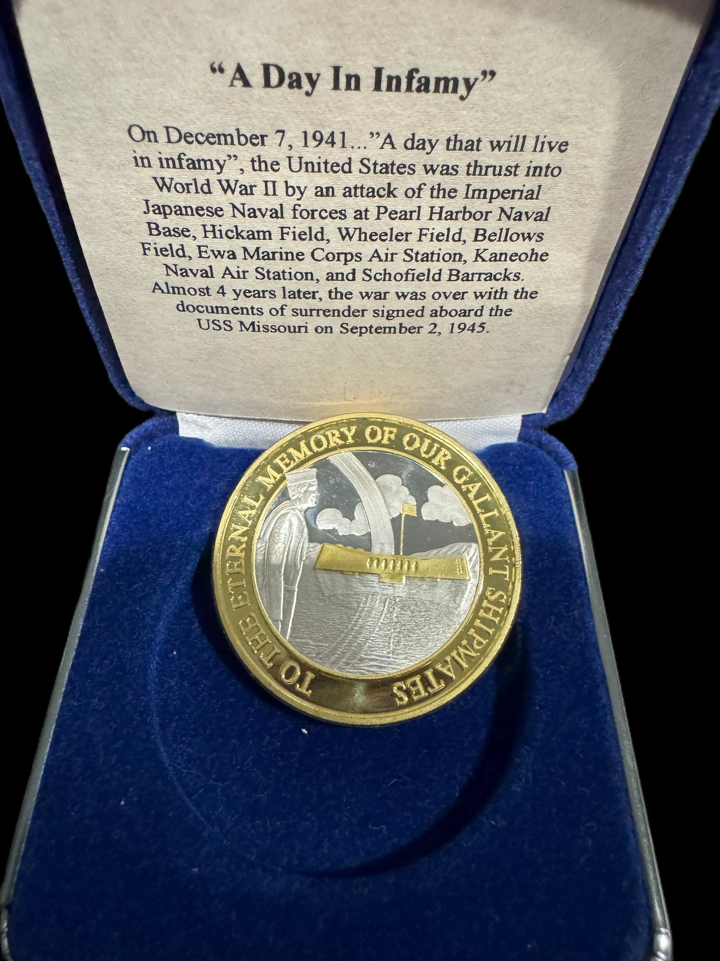 2001 Pearl Harbor 60th Anniversary 1 oz .999 Silver Coin w24 K Gold Relief