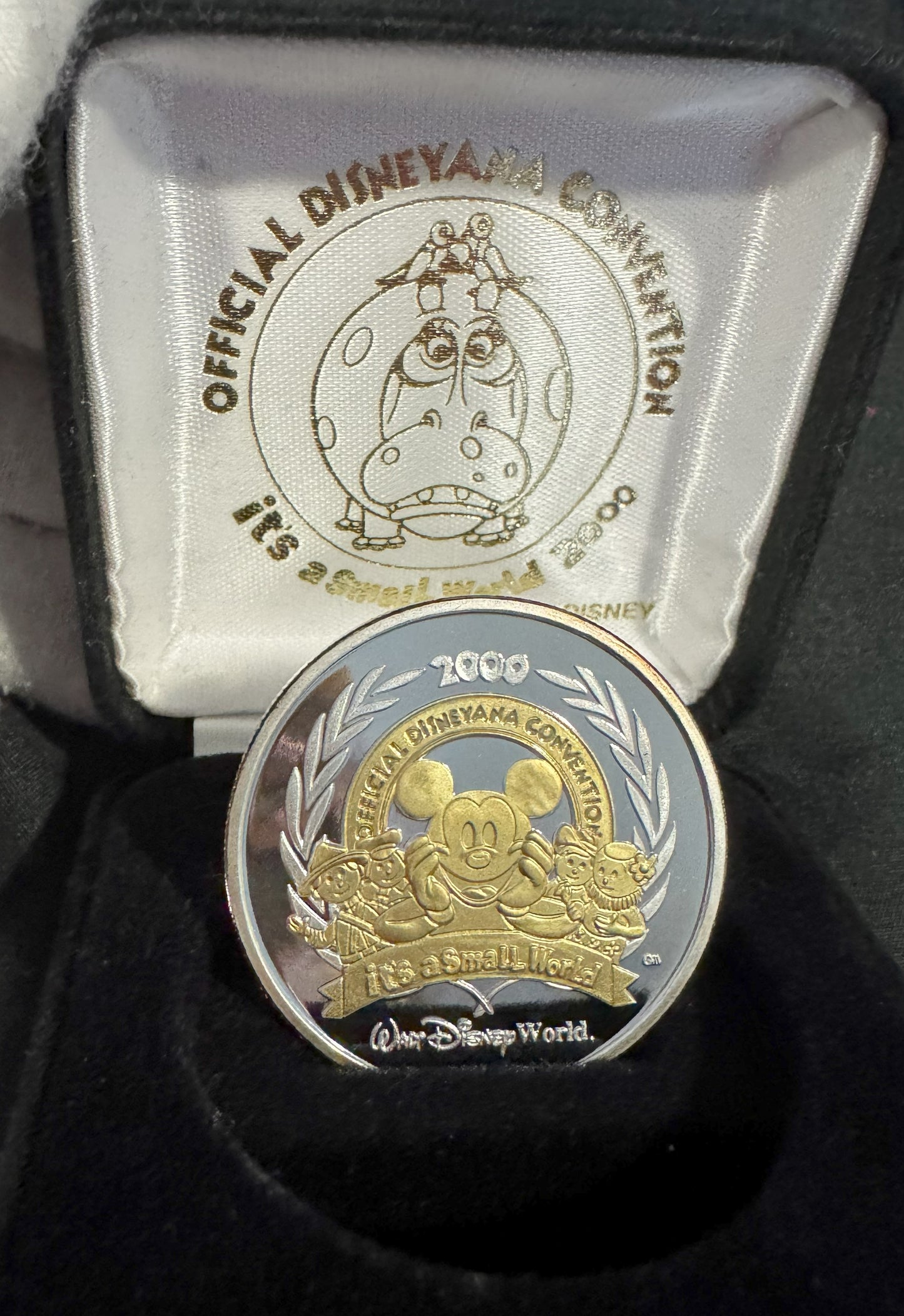 2000 Disneyana Convention 1 oz .999 Silver Coin w/24k Gold Relief
